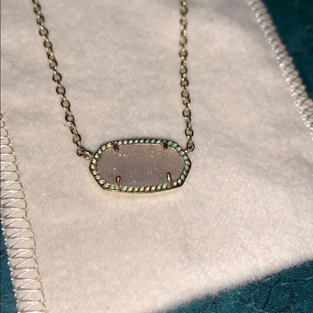 Kendra Scott necklace